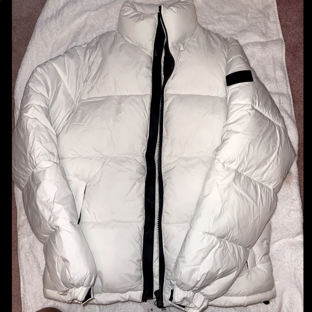 Zara Women’s Small Winter White Puffer Down Coat